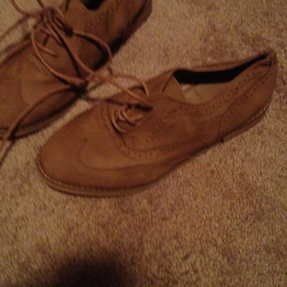 Shoes - Picture 2 of 3