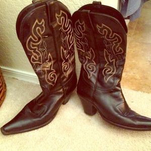 Women's cowboy boots