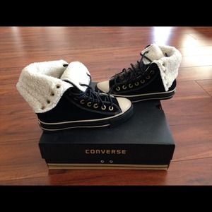 SOLD!!!!!Converse Suede Chucks