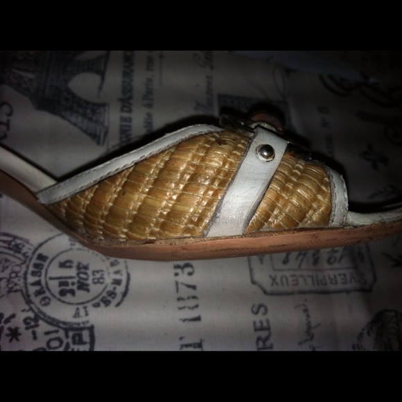 Gucci Heels - Picture 4 of 4