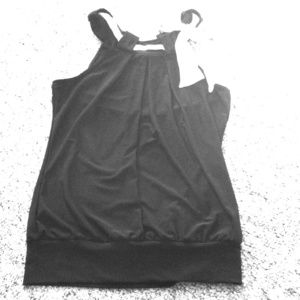 ⛔Hold⛔White House Black Market