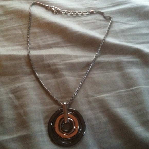 Pendant necklace - Picture 2 of 2