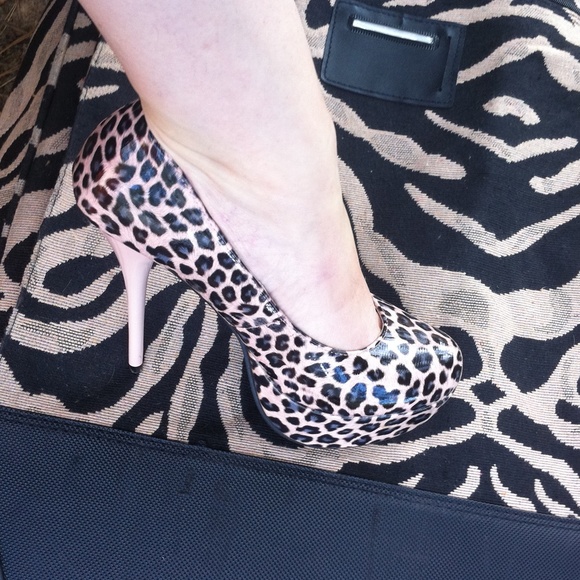 Host PickPale pink leopard spot 5"heels new sz10 - Picture 4 of 4
