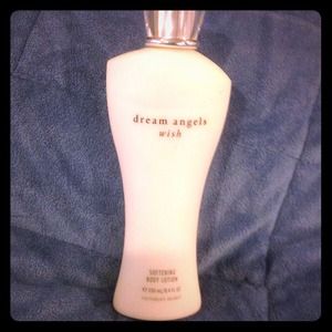 ViCTORIA'S SECRET BODY LOTION