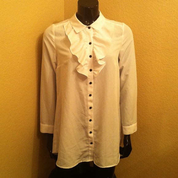 SOLDH&M Oversized Ruffled Dress Shirt