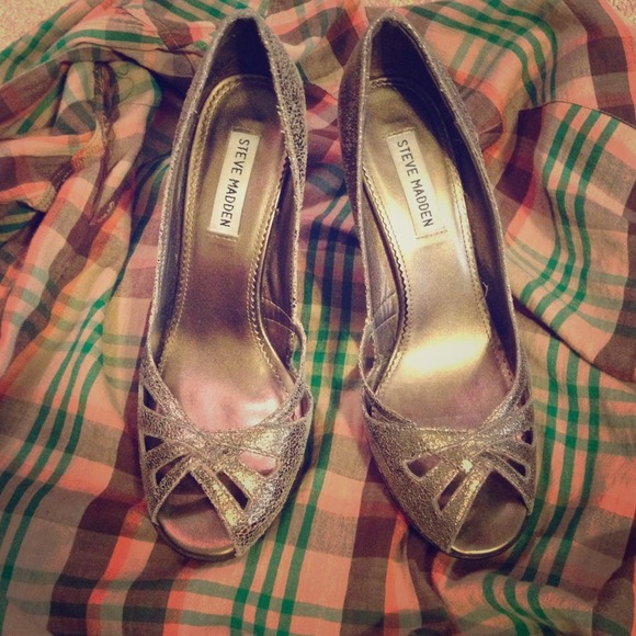 Steve Madden Copper Pumps