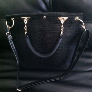 Brand new black Bellaluca tote