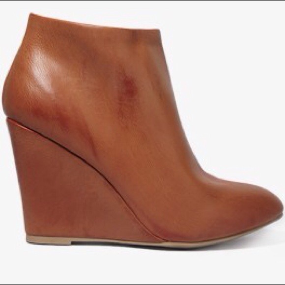 🔴*SOLD* NIB Cognac Tan Wedge booties - Size 6