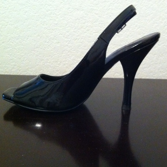 Preview Int'l - BNWOT- Black Patent Leather Heels - Picture 2 of 2