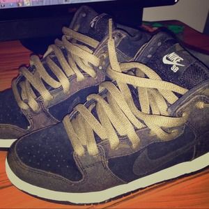 Nike SB Iguana Dunks
