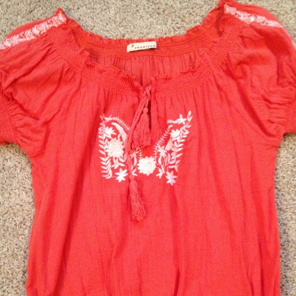 Adorable Peasant top!