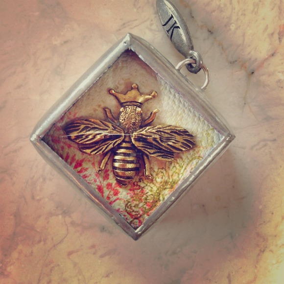 ****SOLD****Bee Yourself Charm - Picture 1 of 2