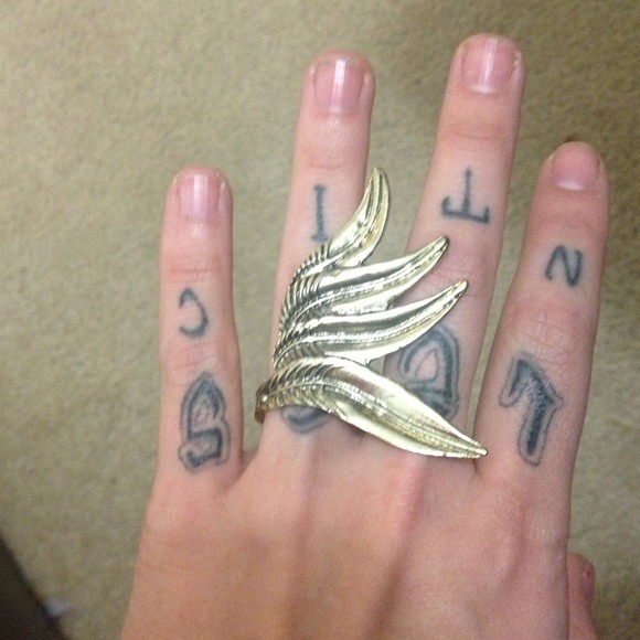 Wing rings