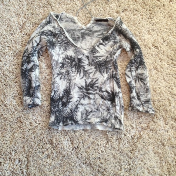 Super sweet little sweater. Size S