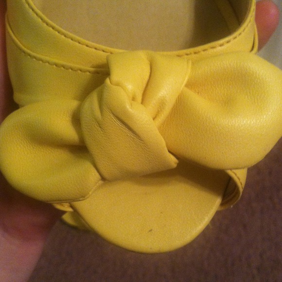 Yellow wedges - Picture 2 of 4