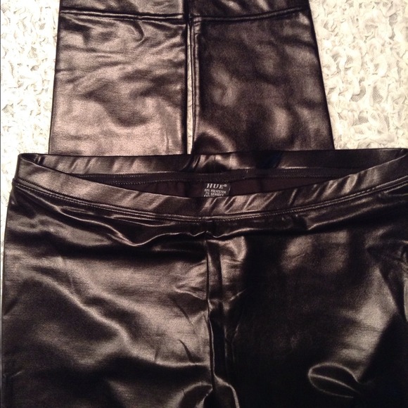 🎀Sold in bundle🎀Hue leather look shiny leggings - Picture 2 of 4