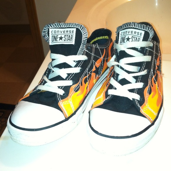 One star converse