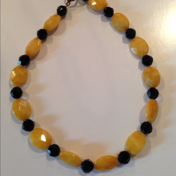 BUMBLE BEE Necklace