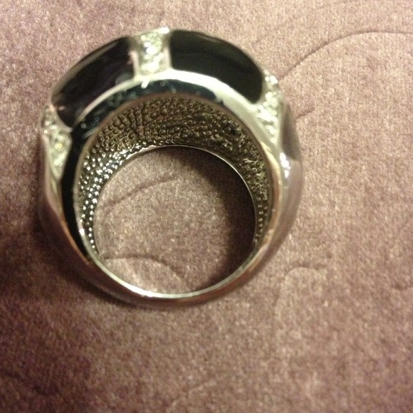 Ring - Picture 2 of 4