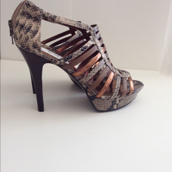 Marc Fisher Snake print heels. Final $ reduction - Picture 2 of 4