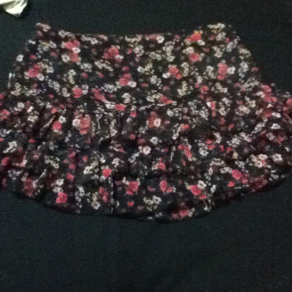 Guess floral skirt
