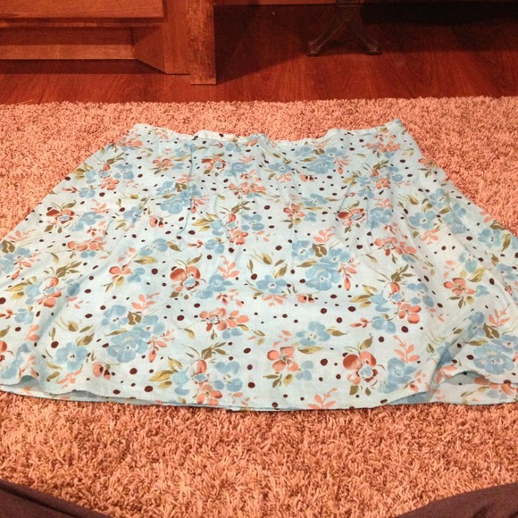 Adorable skirt⭐️⭐️⭐️⭐️⭐️SOLD⭐️⭐️⭐️⭐️⭐️⭐️⭐️