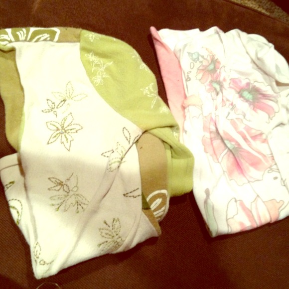 Bundle of 2 shirts