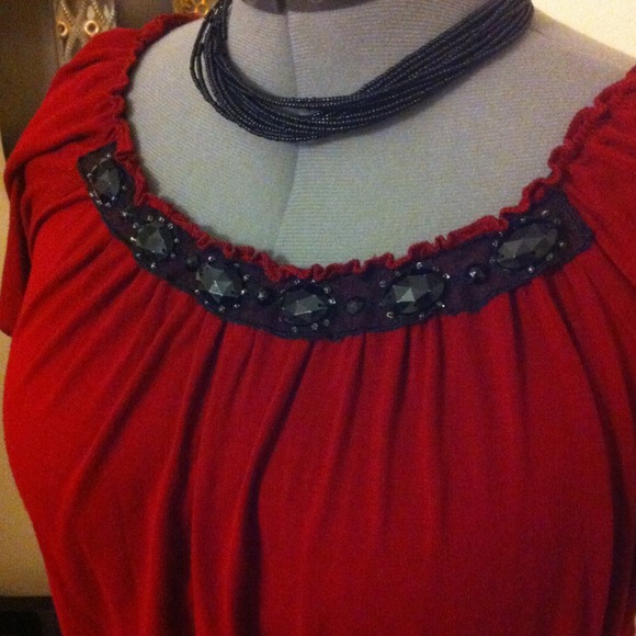 SOLD IN BUNDLE---Maroon / burgundy top - Picture 2 of 4