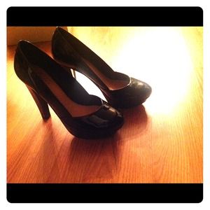 NIB Mark and James platforms--free gift incl!