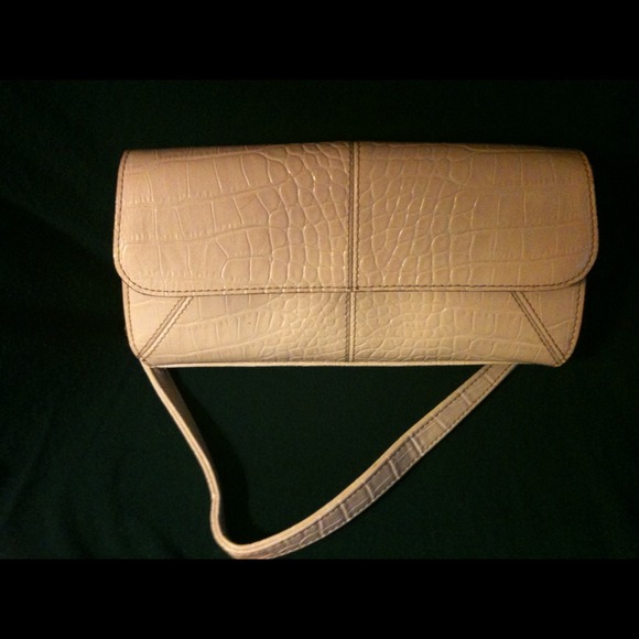 Liz Claiborne cream purse with gold chain strap