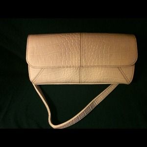 Liz Claiborne cream purse with gold chain strap