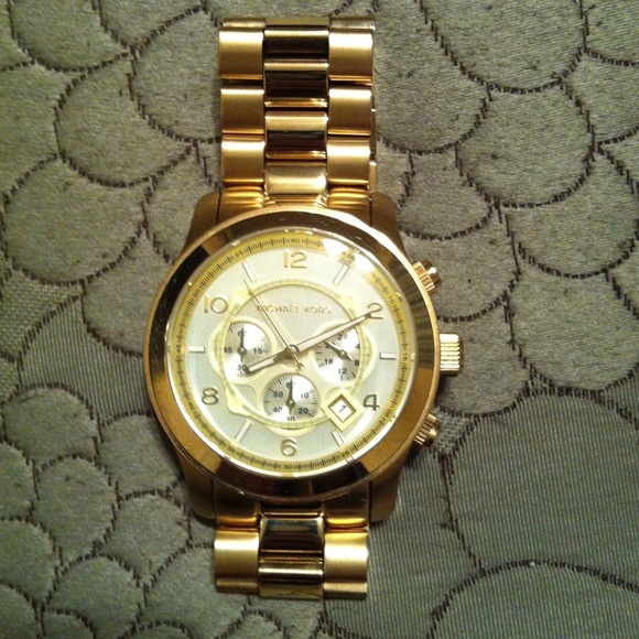 SOLD! Michael Kors Gold runway watch MK8077 - Picture 2 of 4