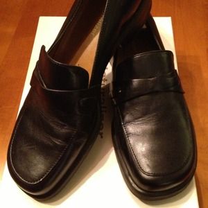 Black leather loafer,new, comfortable sale now$8