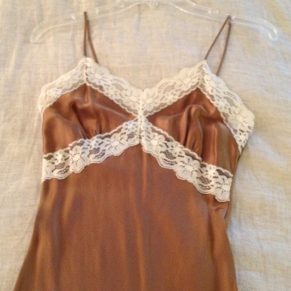 On Hold to @stina108  Reduced!! 😊100% Silk Dress