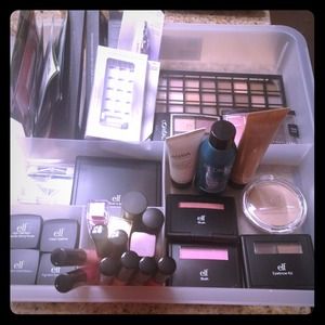 RESERVED Huge makeup bundle!!