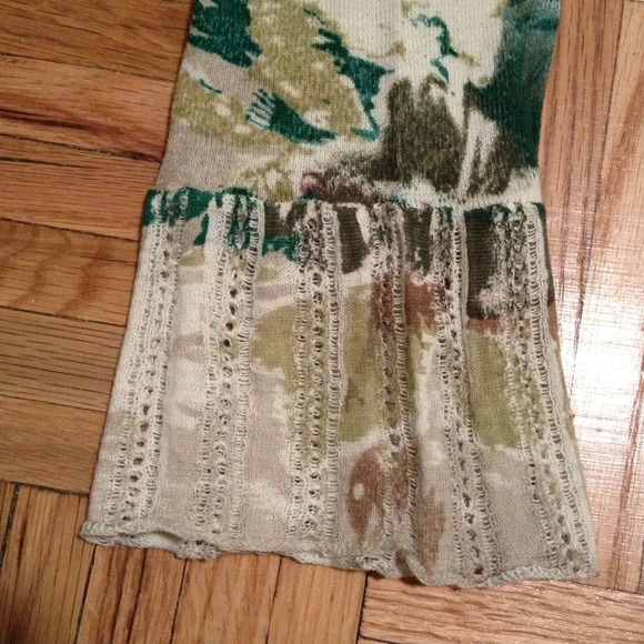 Charlotte Tarantola 3/4 sleeve button up - Picture 2 of 4