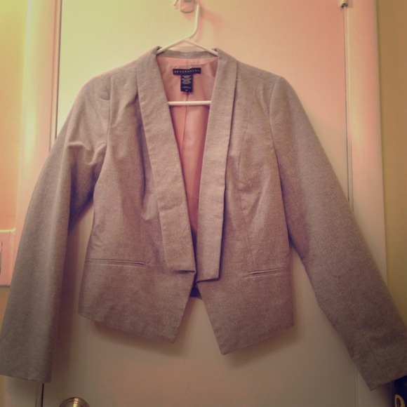 💸💸💸sold💸💸💸Gray blazer with tuxedo like lapel