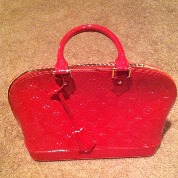 Patent leather purse