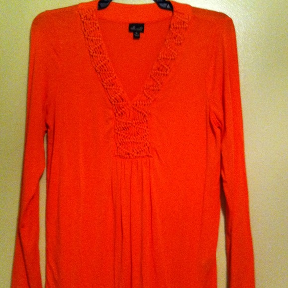 Really cute long sleeve peachy coral color top