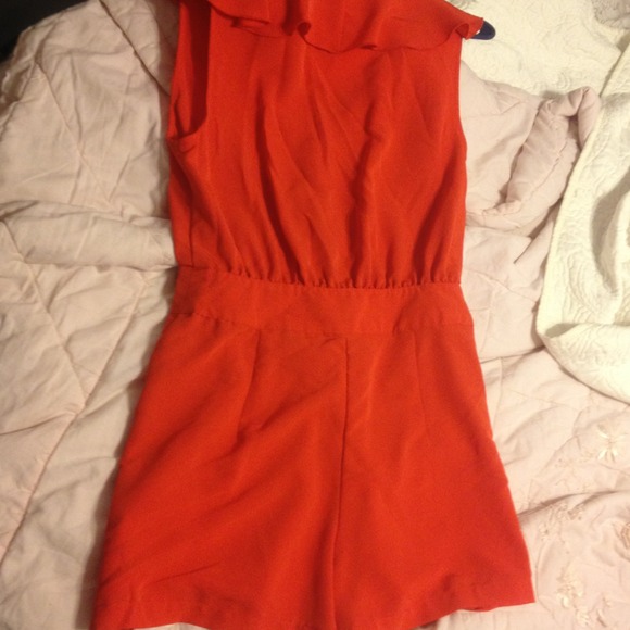 Red size 4 romper - Picture 4 of 4