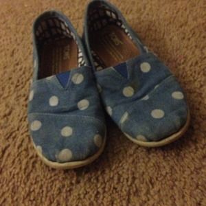 Used kids toms size 13