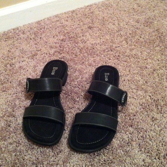 Bass sandals