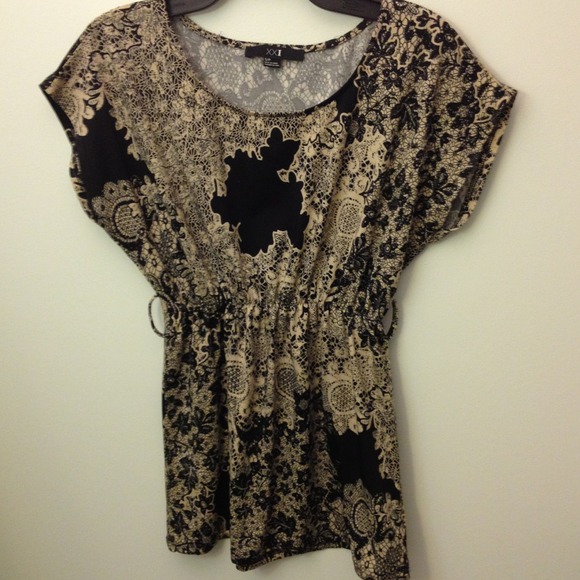 Tannish/brown & black top