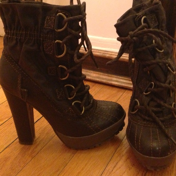 Super hot boots. - Picture 2 of 3