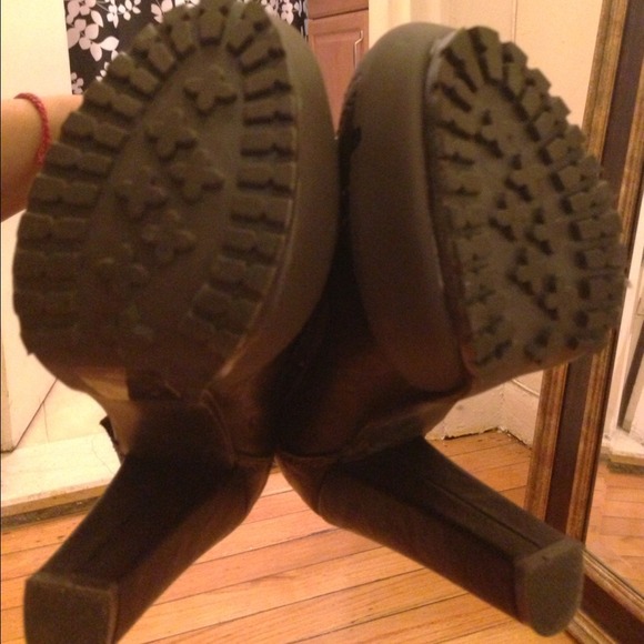 Super hot boots. - Picture 3 of 3