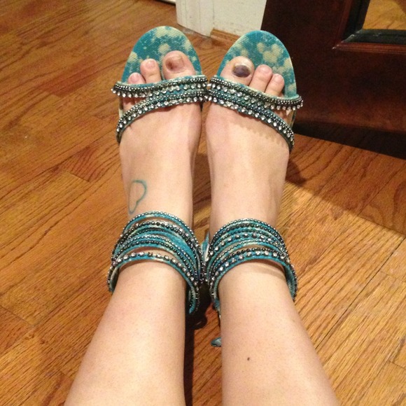 Rachel Roy teal and turquoise shoe