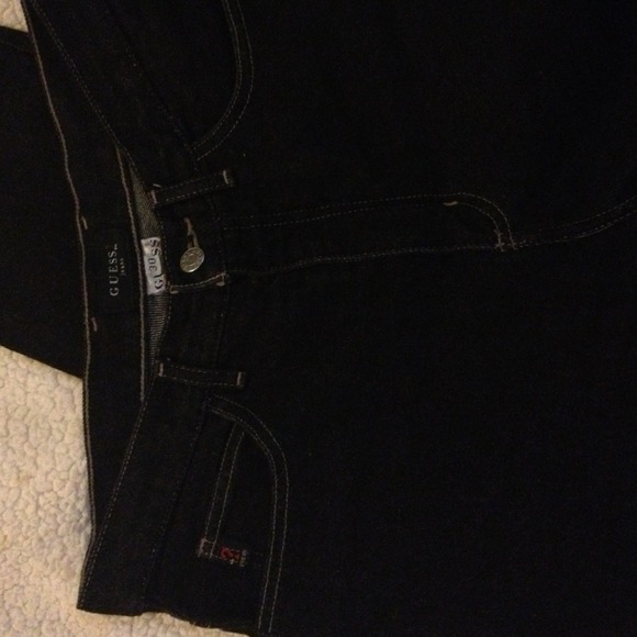 ❗JUST REDUCED❗Guess Black Denims! NEVER WORN! - Picture 3 of 4