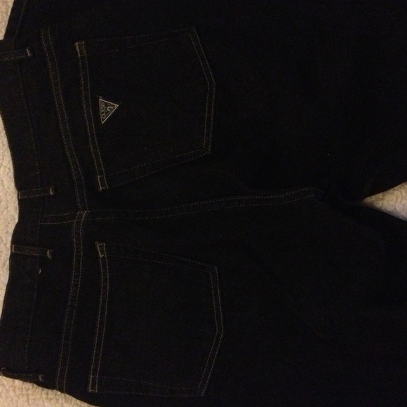 ❗JUST REDUCED❗Guess Black Denims! NEVER WORN! - Picture 4 of 4