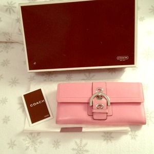 On hold!!!! Authentic Coach all leather wallet
