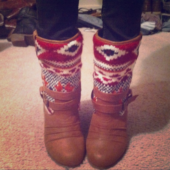 🌼Aztec print spring boots🌼